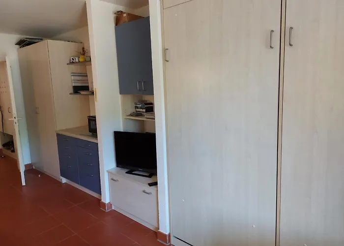 Apartment Möwenblick Bakenberg-41 Mit Terrasse, Doppelbett, Schlafsofa, Vollständige Komfortküche *